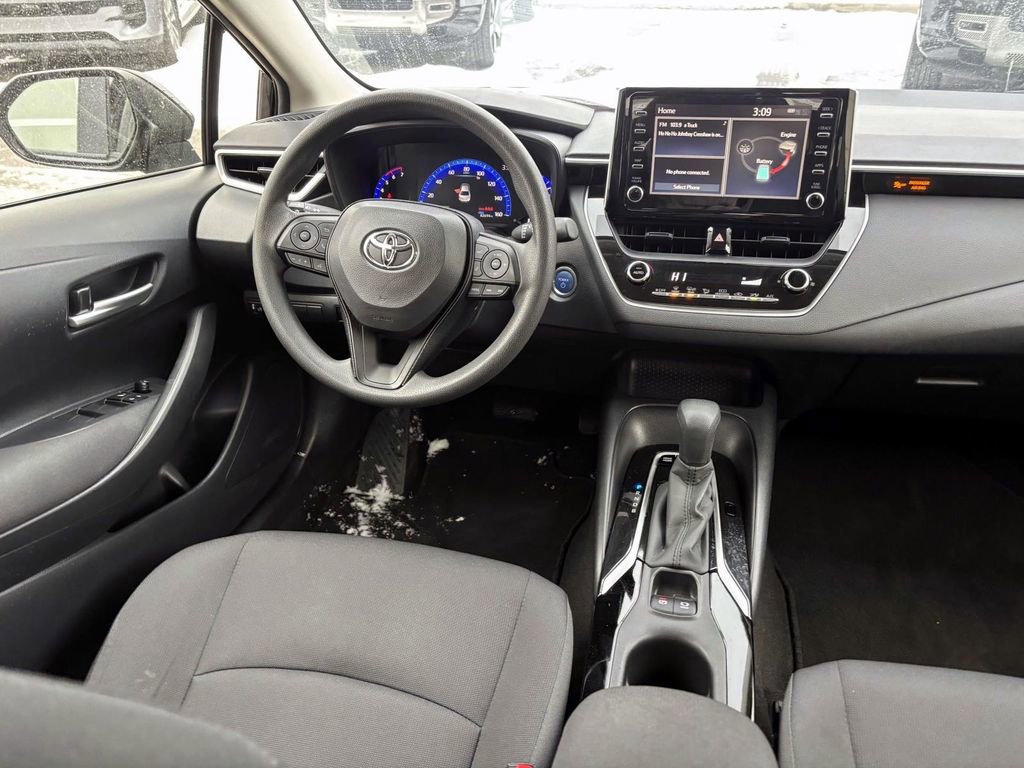 Used 2020 Toyota Corolla LE image 29
