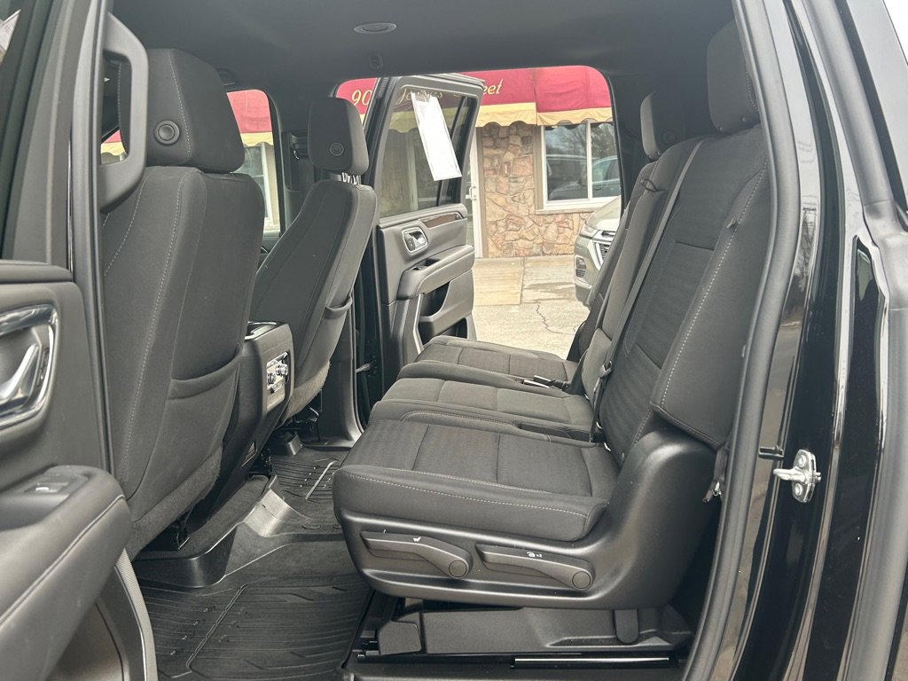 Used 2022 GMC Yukon XL SLE image 27