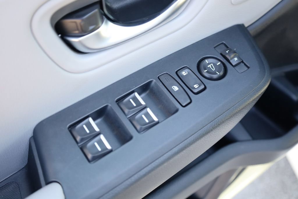 Used 2025 Honda Pilot EX-L image 12