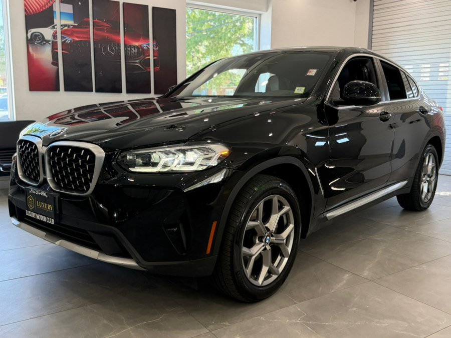 Used 2022 BMW X4 xDrive30i w/ Convenience Package AWD/4WD image 3