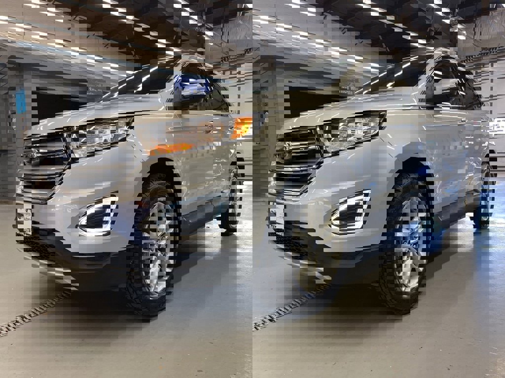 Used 2017 Ford Edge SEL w/ Equipment Group 201A image 3