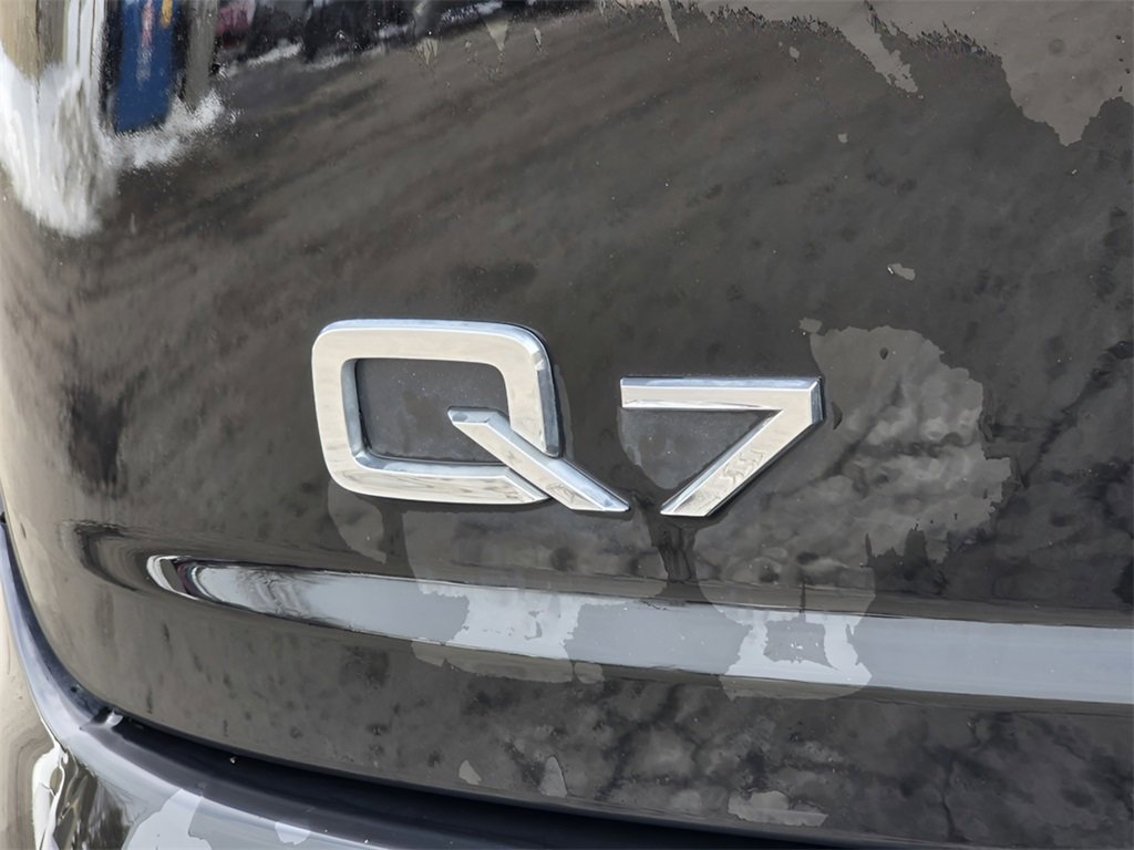 Used 2017 Audi Q7 3.0T Premium image 12