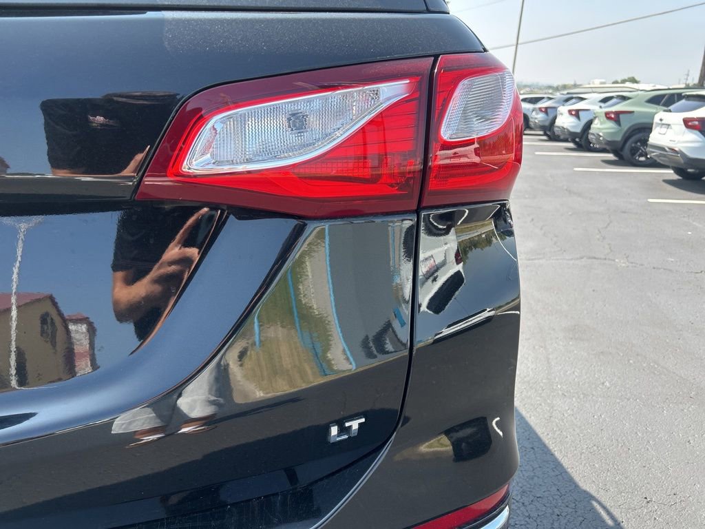 Used 2020 Chevrolet Equinox LT w/ Driver Convenience Package image 12