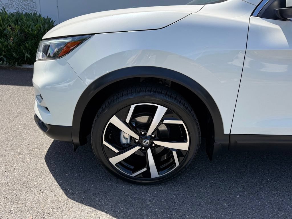 Certified 2022 Nissan Rogue Sport SL w/ Premium Package AWD/4WD image 13