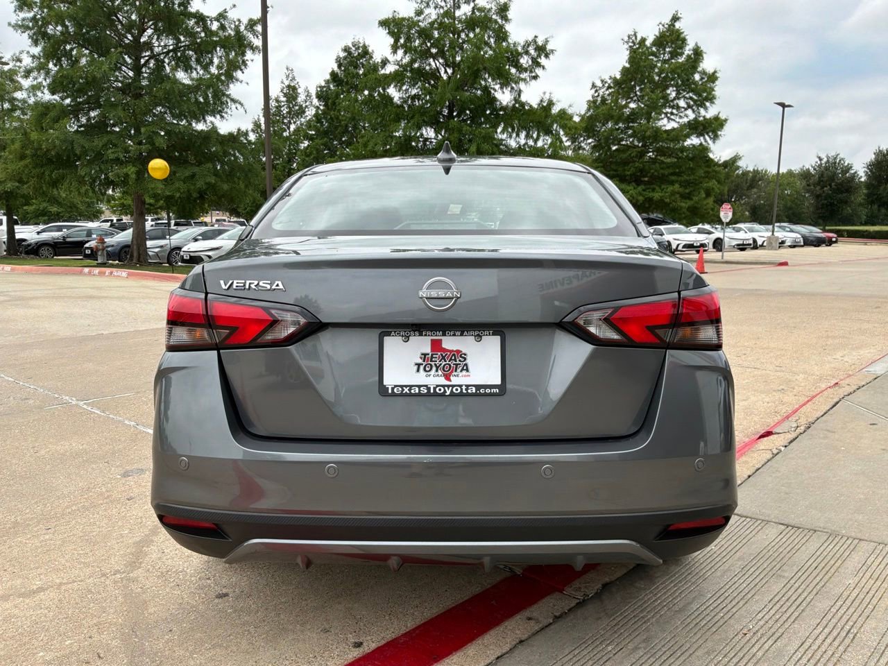 Used 2025 Nissan Versa SV FWD image 7