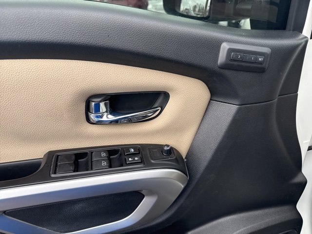 Used 2018 Nissan Titan SL w/ Chrome Package image 17