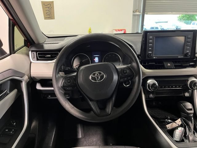 Used 2020 Toyota RAV4 XLE w/ Convenience Package FWD image 20