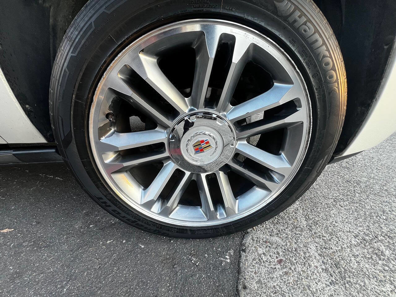 Used 2014 Cadillac Escalade Premium image 33