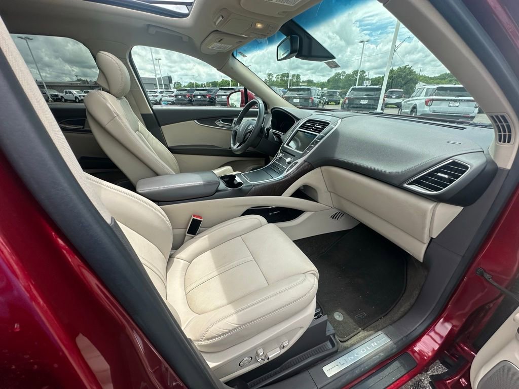 Used 2016 Lincoln MKX Reserve w/ Luxury Package AWD/4WD image 14