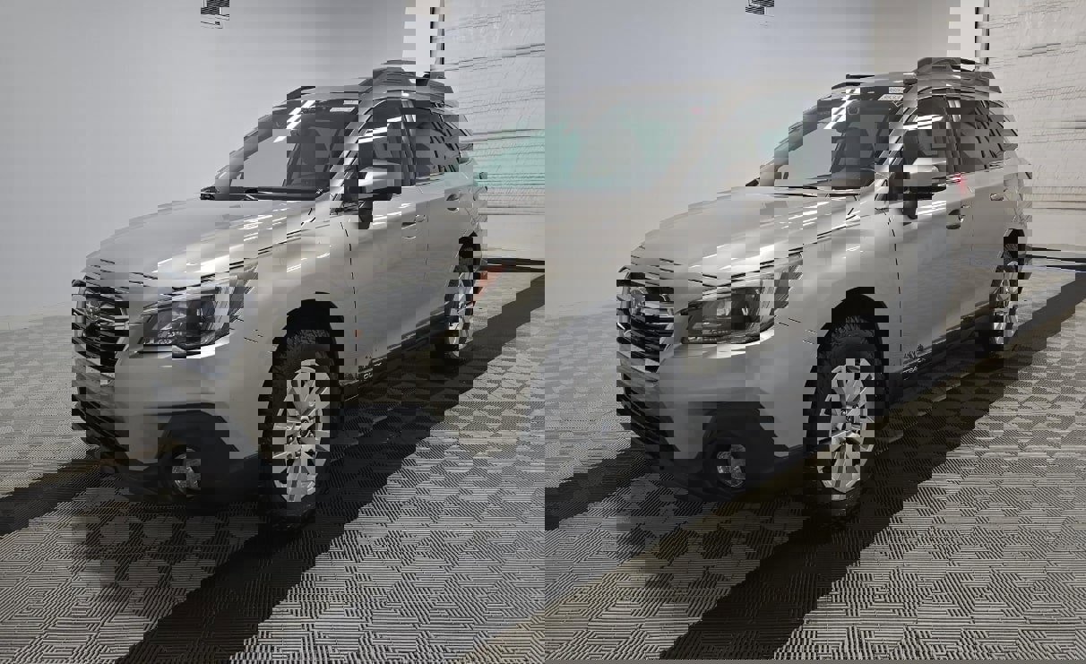 Used 2019 Subaru Outback 2.5i Premium image 1