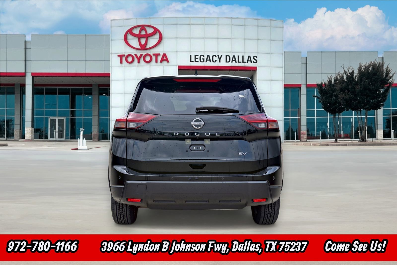 Used 2024 Nissan Rogue SV image 8