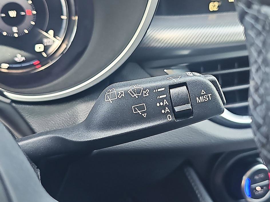 Used 2024 Alfa Romeo Stelvio Ti w/ Active Assist Plus Package image 23