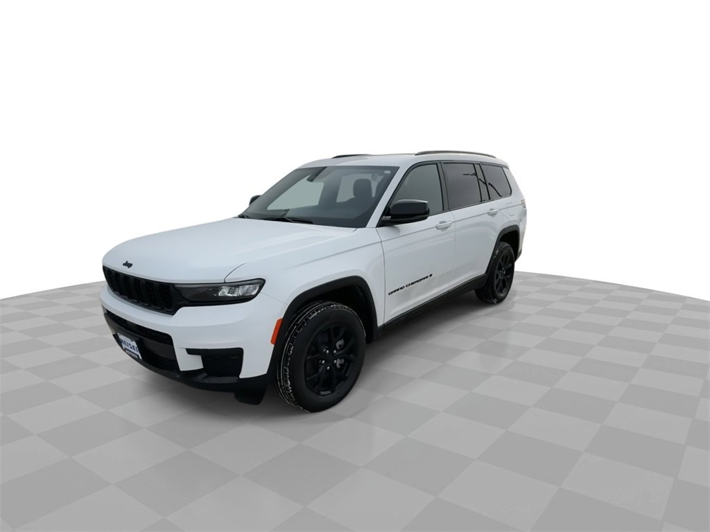 Used 2025 Jeep Grand Cherokee L Altitude image 4