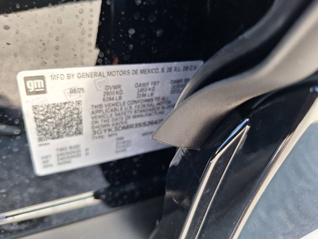 New 2025 Cadillac Optiq Luxury 2 image 29