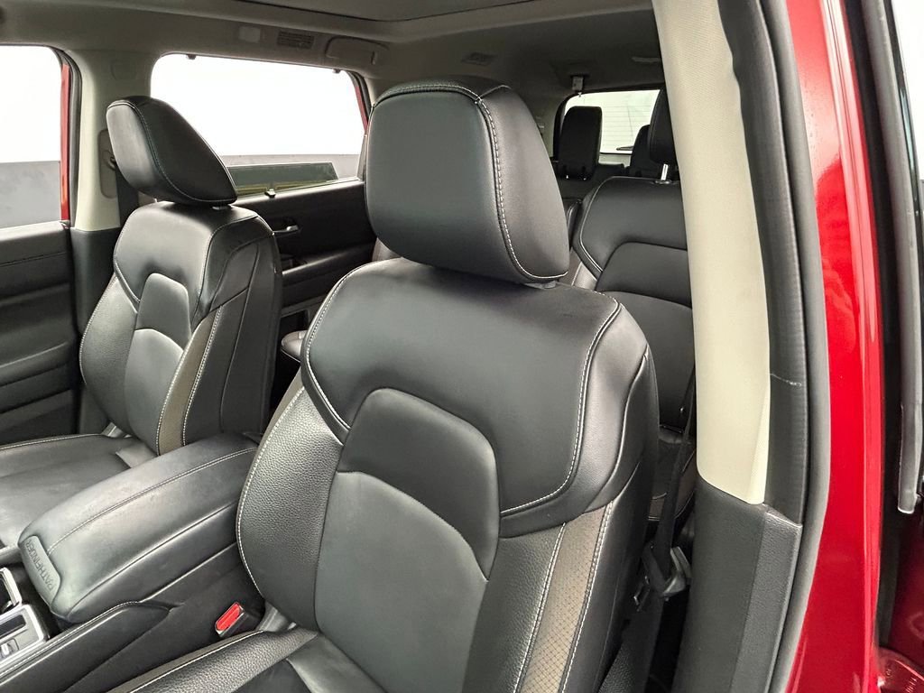 Used 2024 Nissan Pathfinder SL w/ SL Premium Package image 17