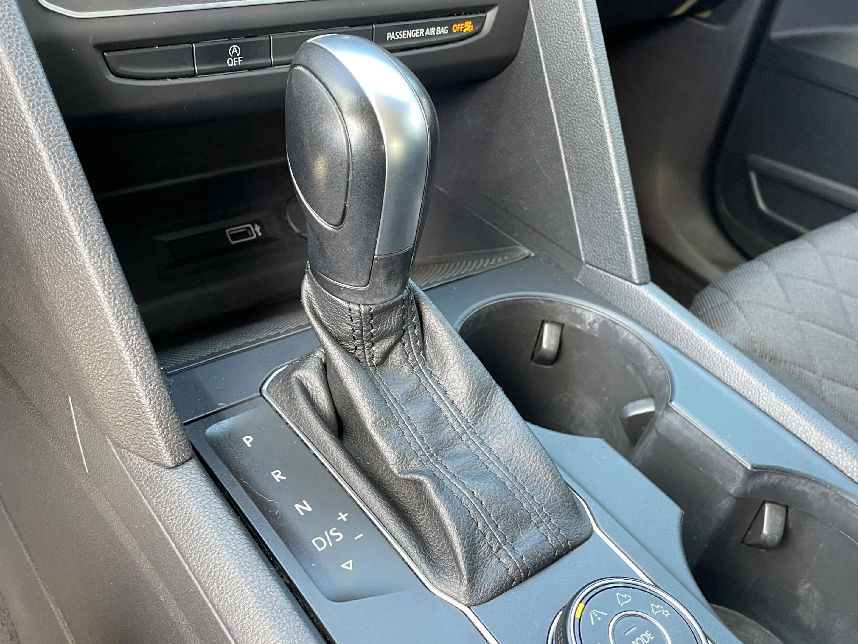 Used 2018 Volkswagen Atlas Launch Edition image 34