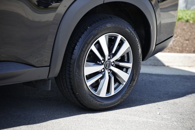 Used 2025 Nissan Pathfinder SL image 6