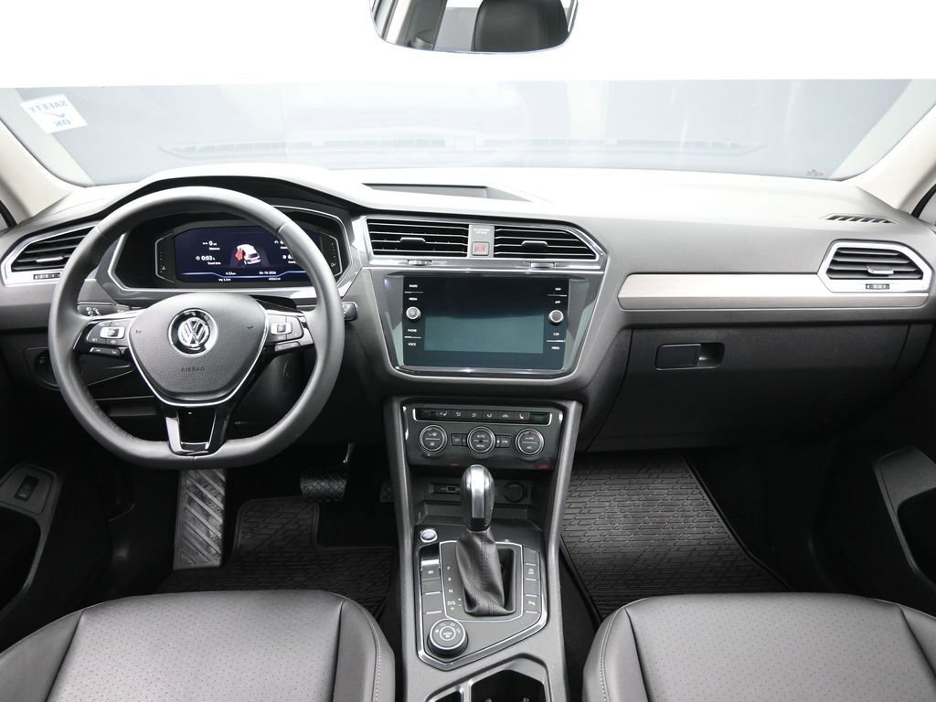 Used 2020 Volkswagen Tiguan SEL image 29