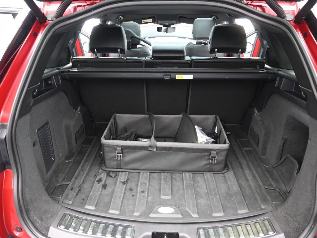 Used 2020 Land Rover Discovery Sport SE R-Dynamic image 33