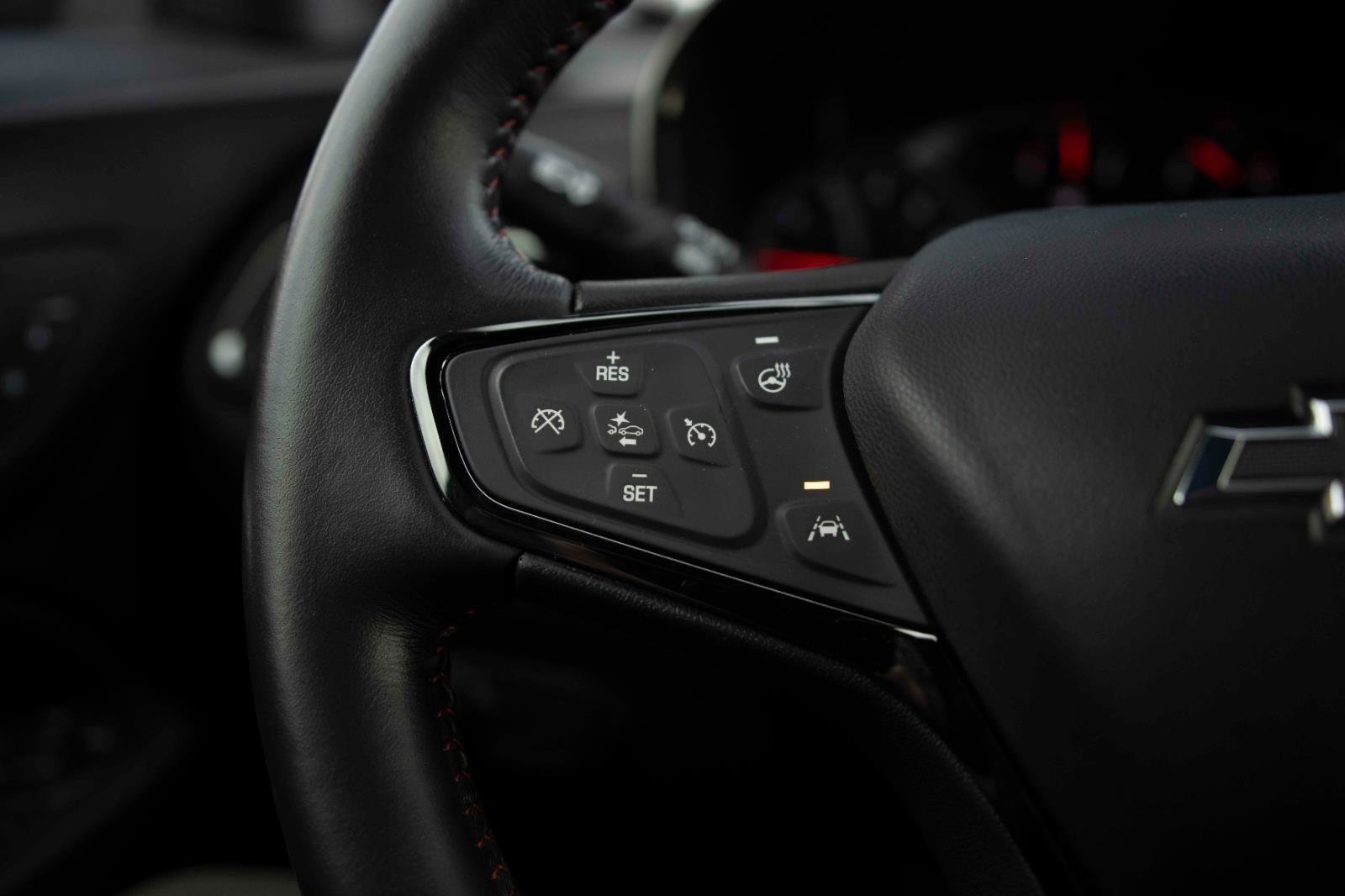 Used 2022 Chevrolet Equinox RS w/ Infotainment Package image 6