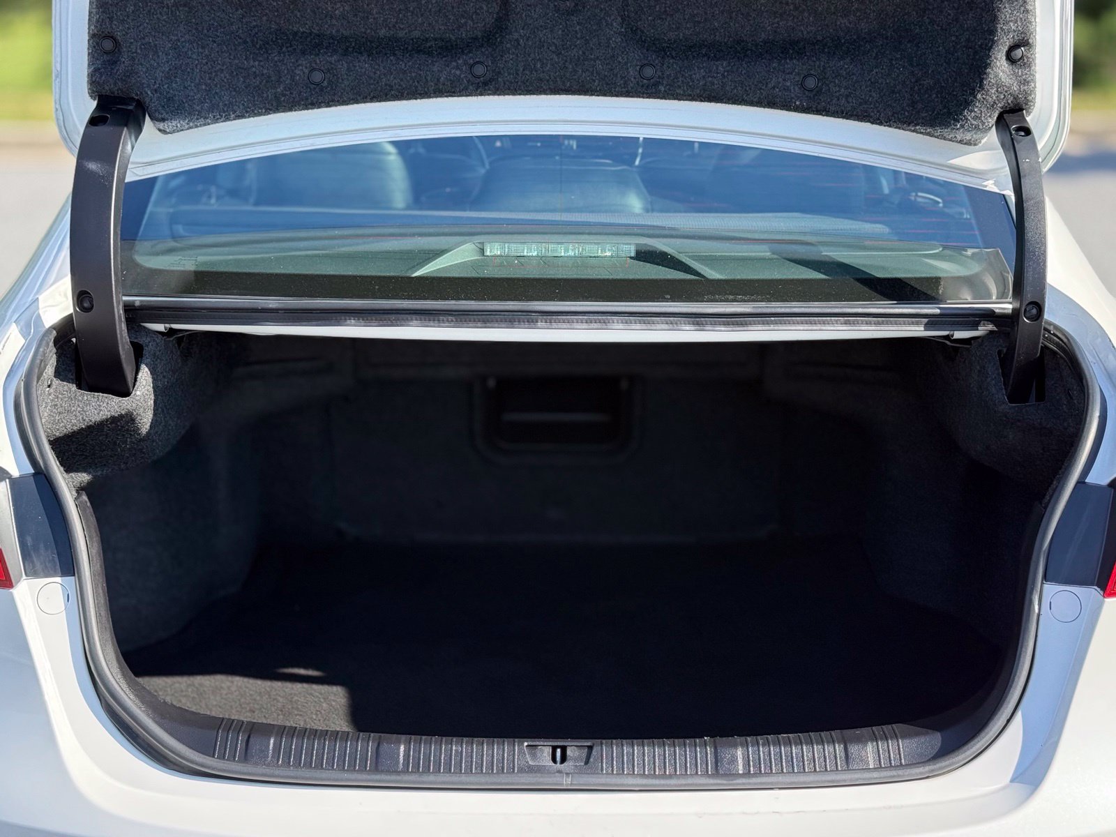 Used 2016 Toyota Avalon Limited w/ Toyota Safety Sense Package FWD image 51