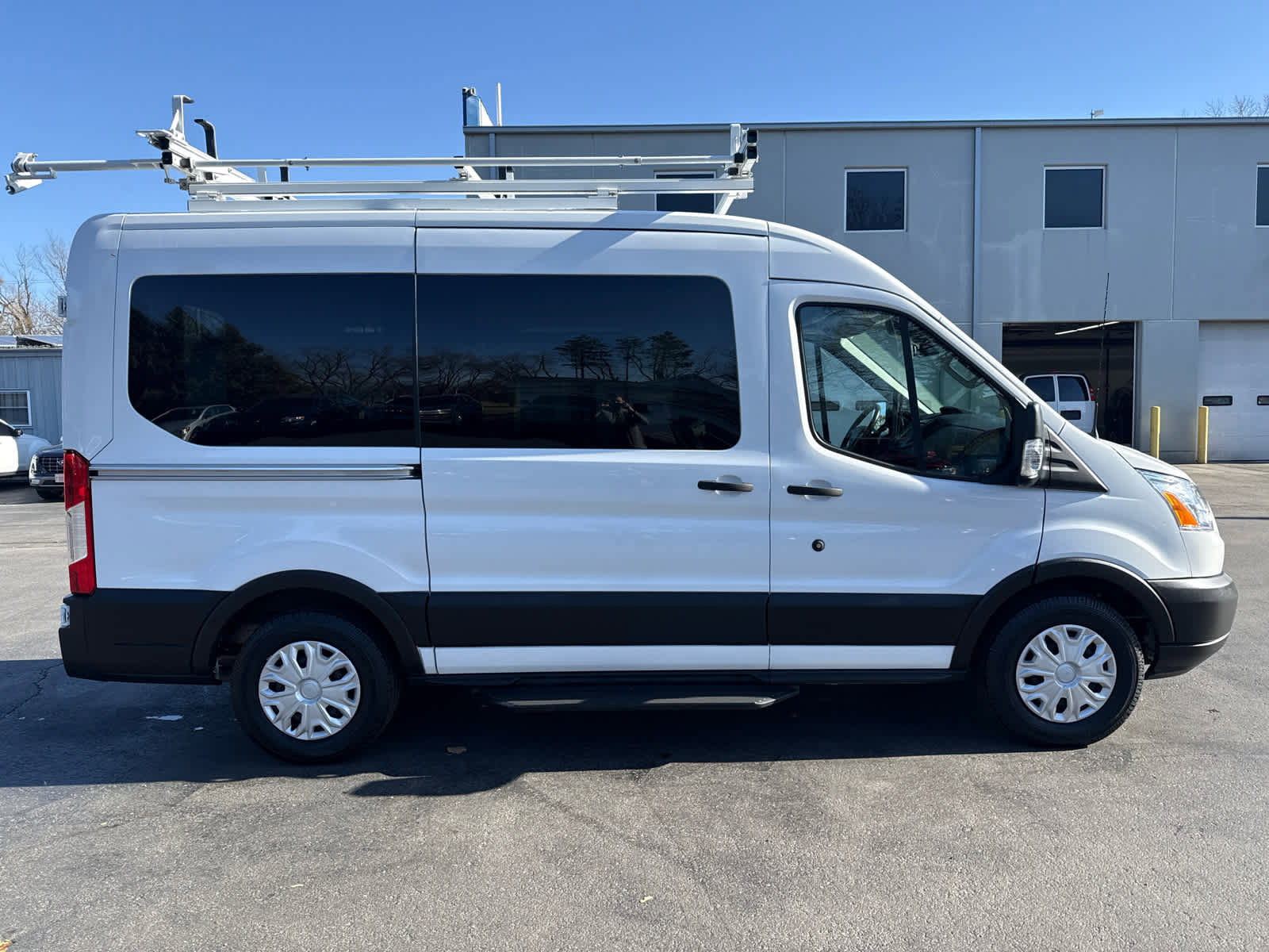 Used 2019 Ford Transit 150 XLT image 2