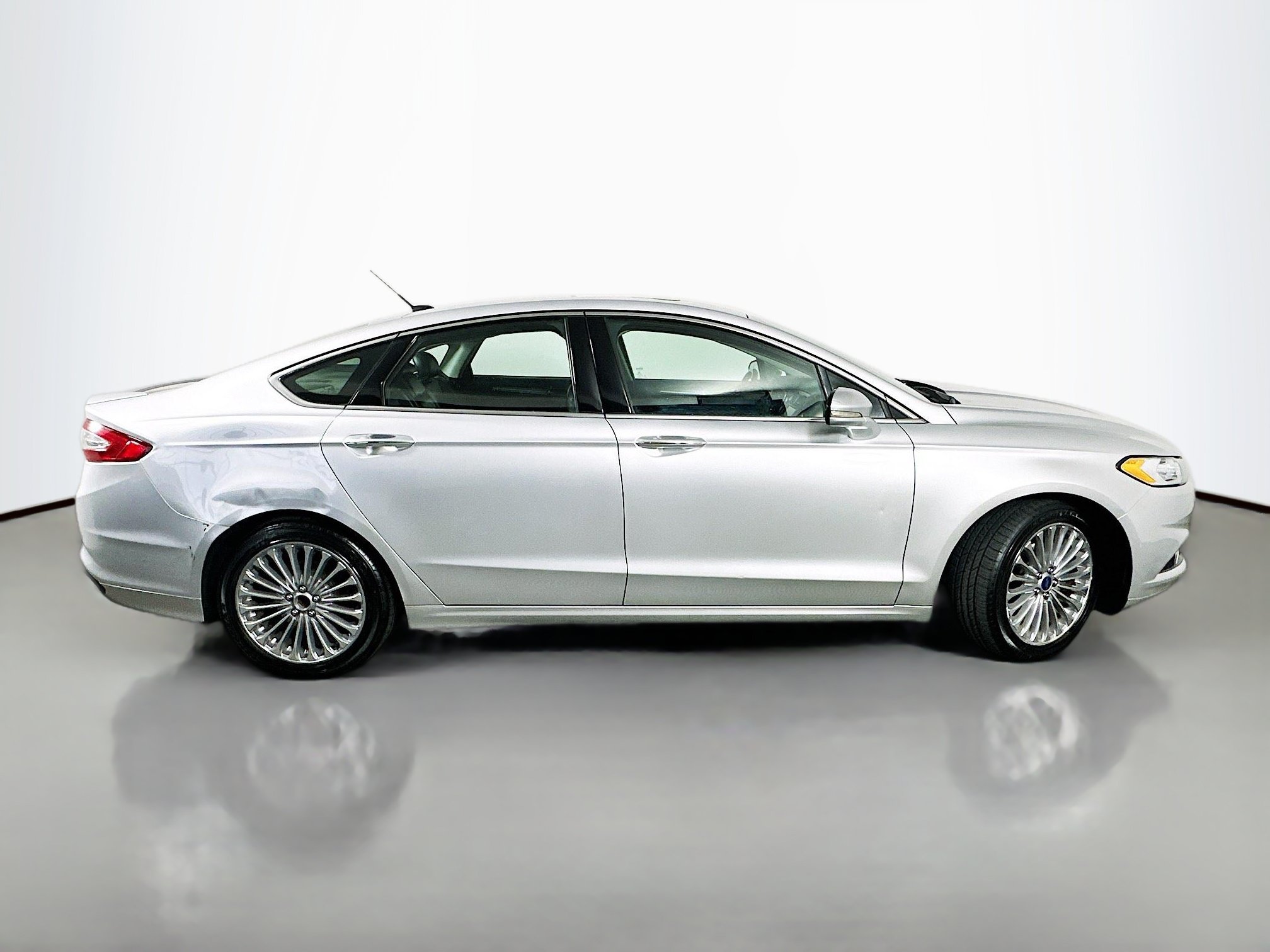 Used 2016 Ford Fusion Titanium FWD image 8