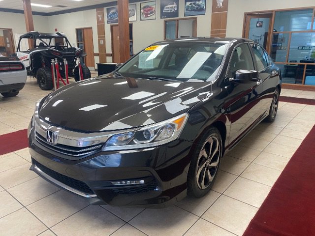 Used 2017 Honda Accord EX image 1