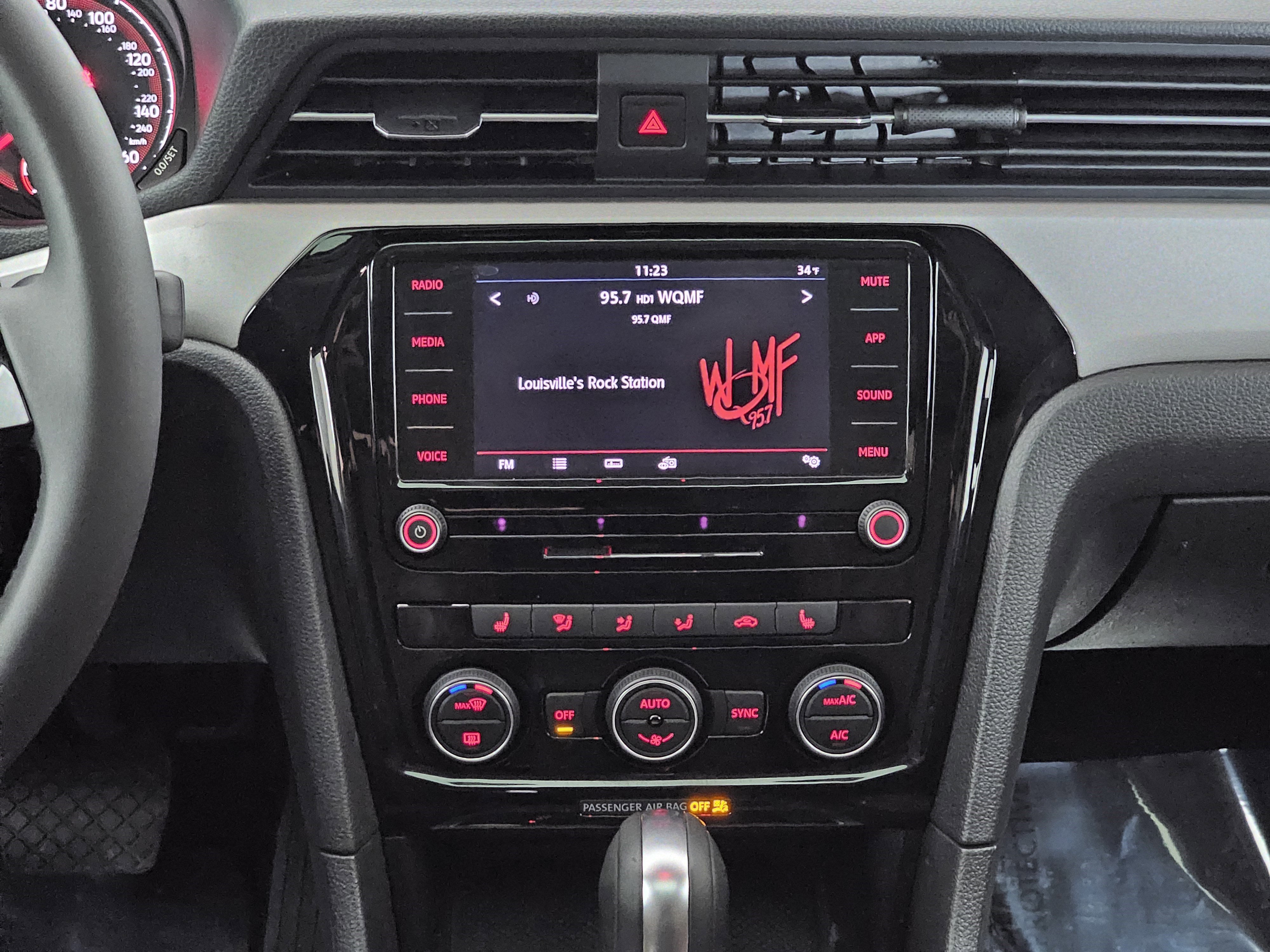 Used 2021 Volkswagen Passat 2.0T SE image 41