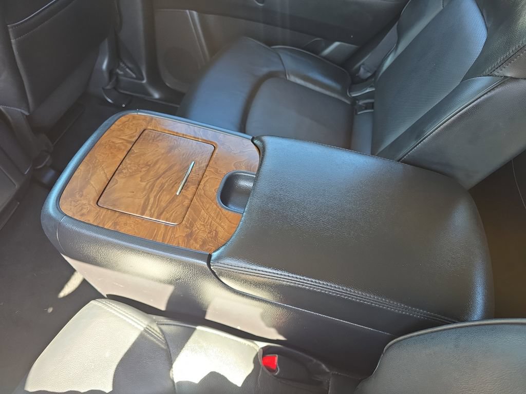 Used 2024 Nissan Armada SL w/ Captain's Chairs Package AWD/4WD image 30