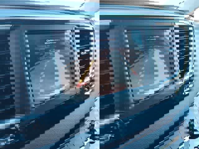 Used 2023 Chrysler Voyager LX image 22