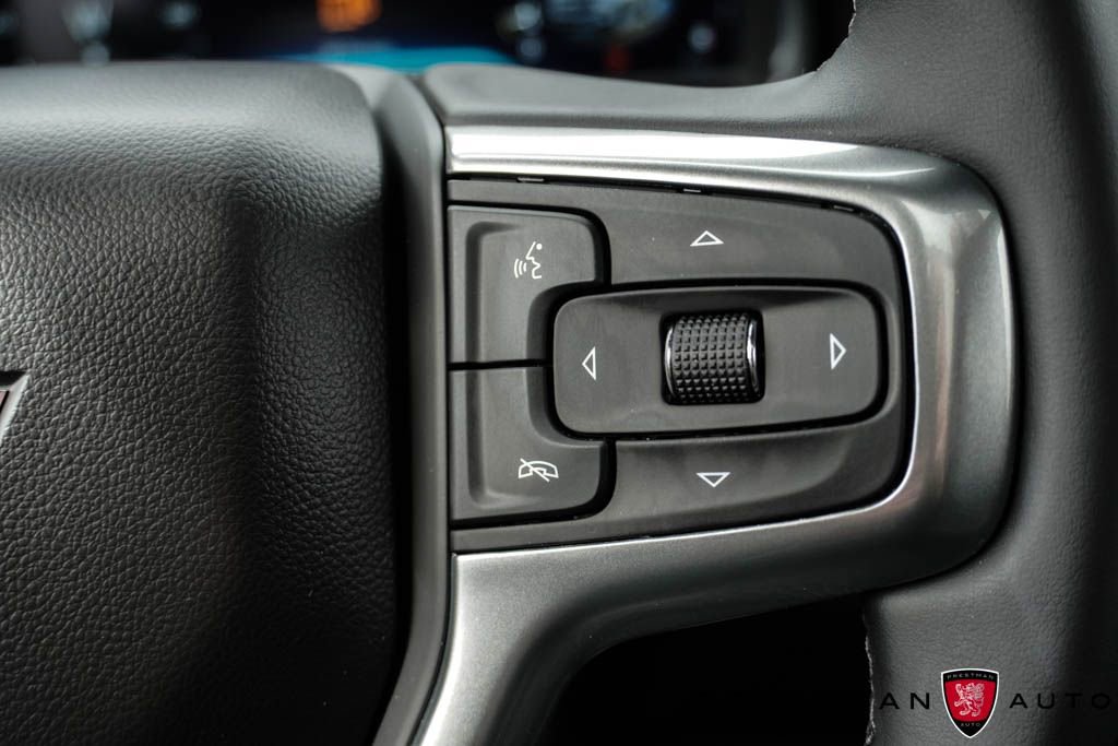 Used 2024 Chevrolet Suburban Z71 image 28
