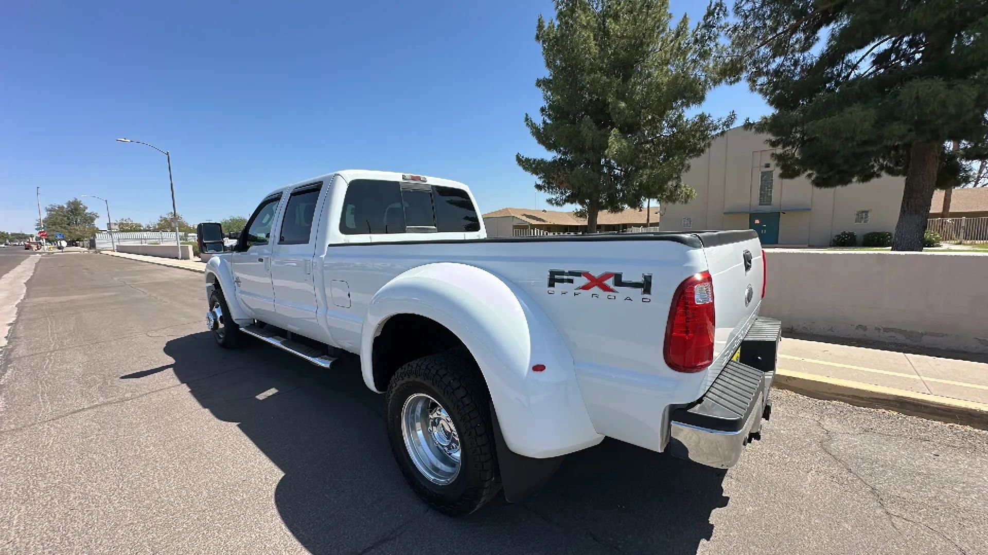 Used 2011 Ford F450 Lariat w/ Lariat Interior Pkg AWD/4WD image 2