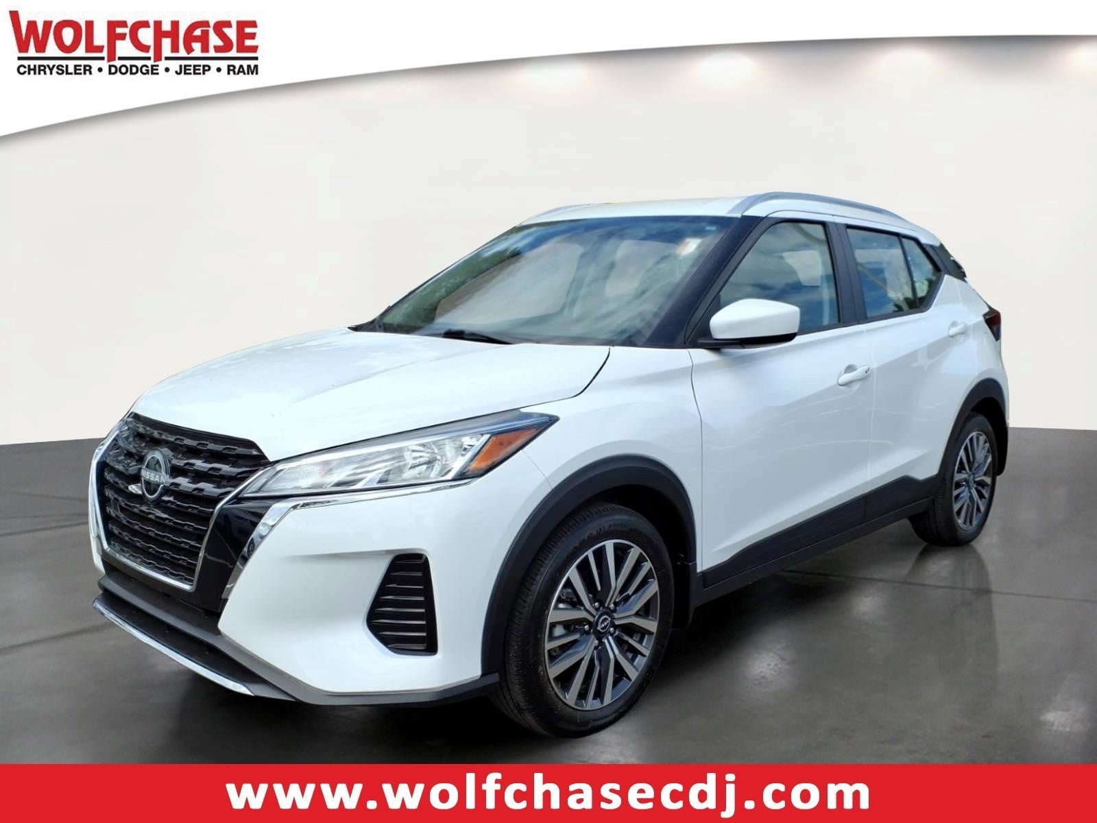 Used 2024 Nissan Kicks SV FWD image 1