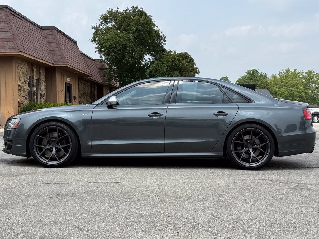Used 2013 Audi S8 AWD/4WD image 2