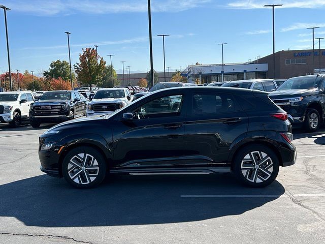 Used 2022 Hyundai Kona Limited w/ Cargo Package FWD image 8