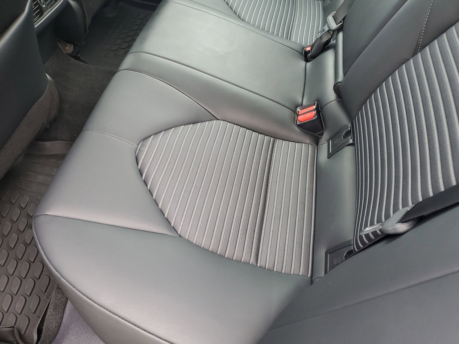 Used 2023 Toyota Camry SE w/ Cold Weather Package image 14