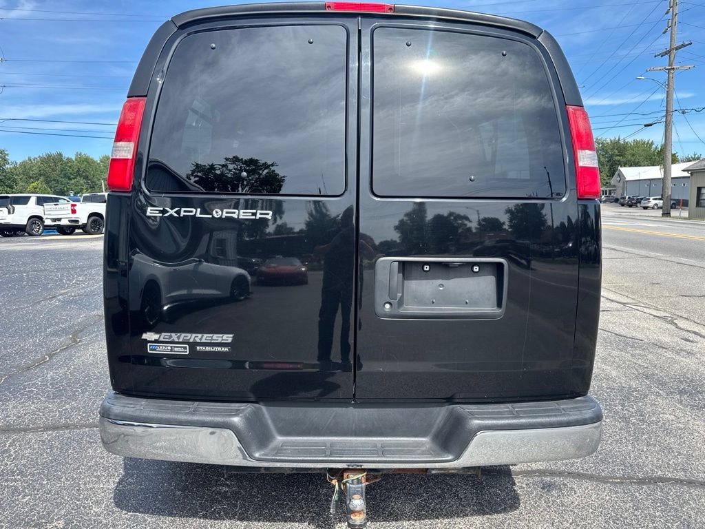 Used 2016 Chevrolet Express 2500 RWD image 6