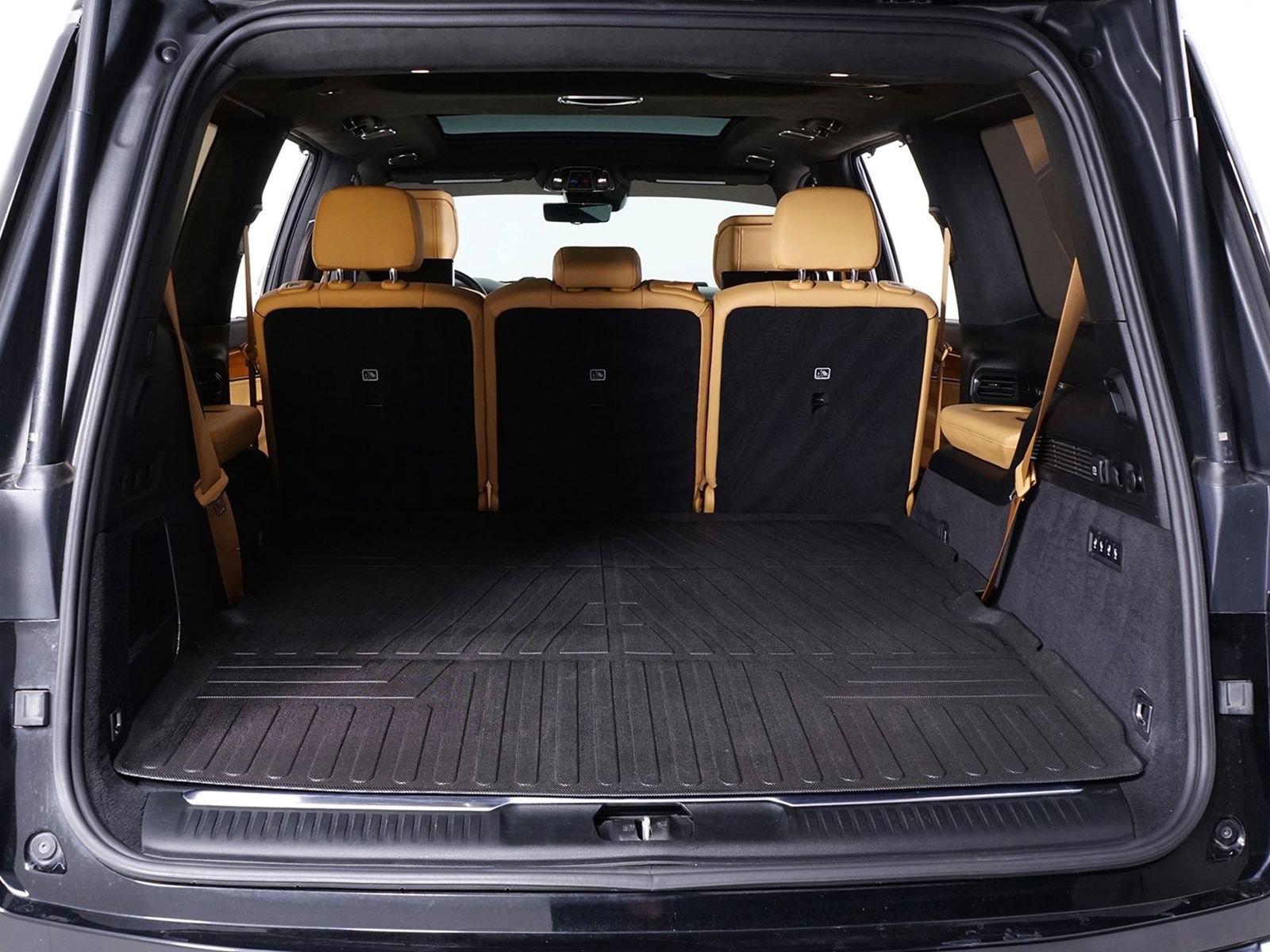 Used 2022 Jeep Grand Wagoneer Series III w/ Rear Seat Video Group 1 image 18