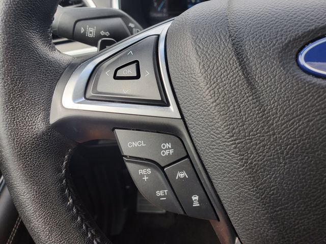 Used 2019 Ford Edge Titanium w/ Equipment Group 301A AWD/4WD image 23