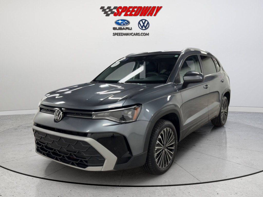 Certified 2025 Volkswagen Taos SE image 3