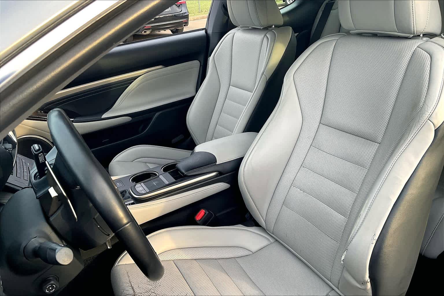Used 2015 Lexus RC 350 w/ Luxury Package RWD image 15