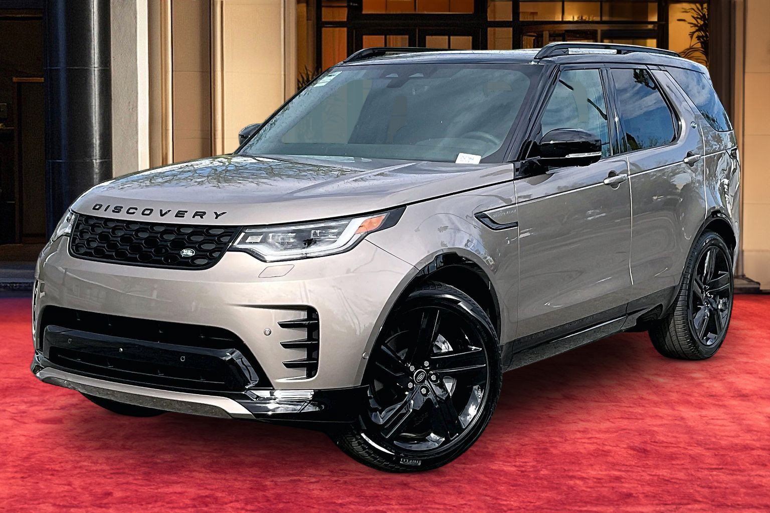 New 2026 Land Rover Discovery Dynamic SE AWD/4WD image 1