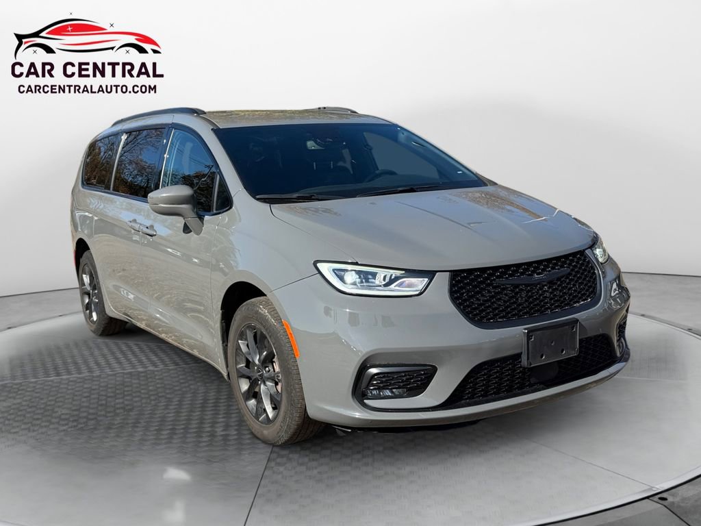 Used 2021 Chrysler Pacifica Touring-L w/ S Appearance Package image 7