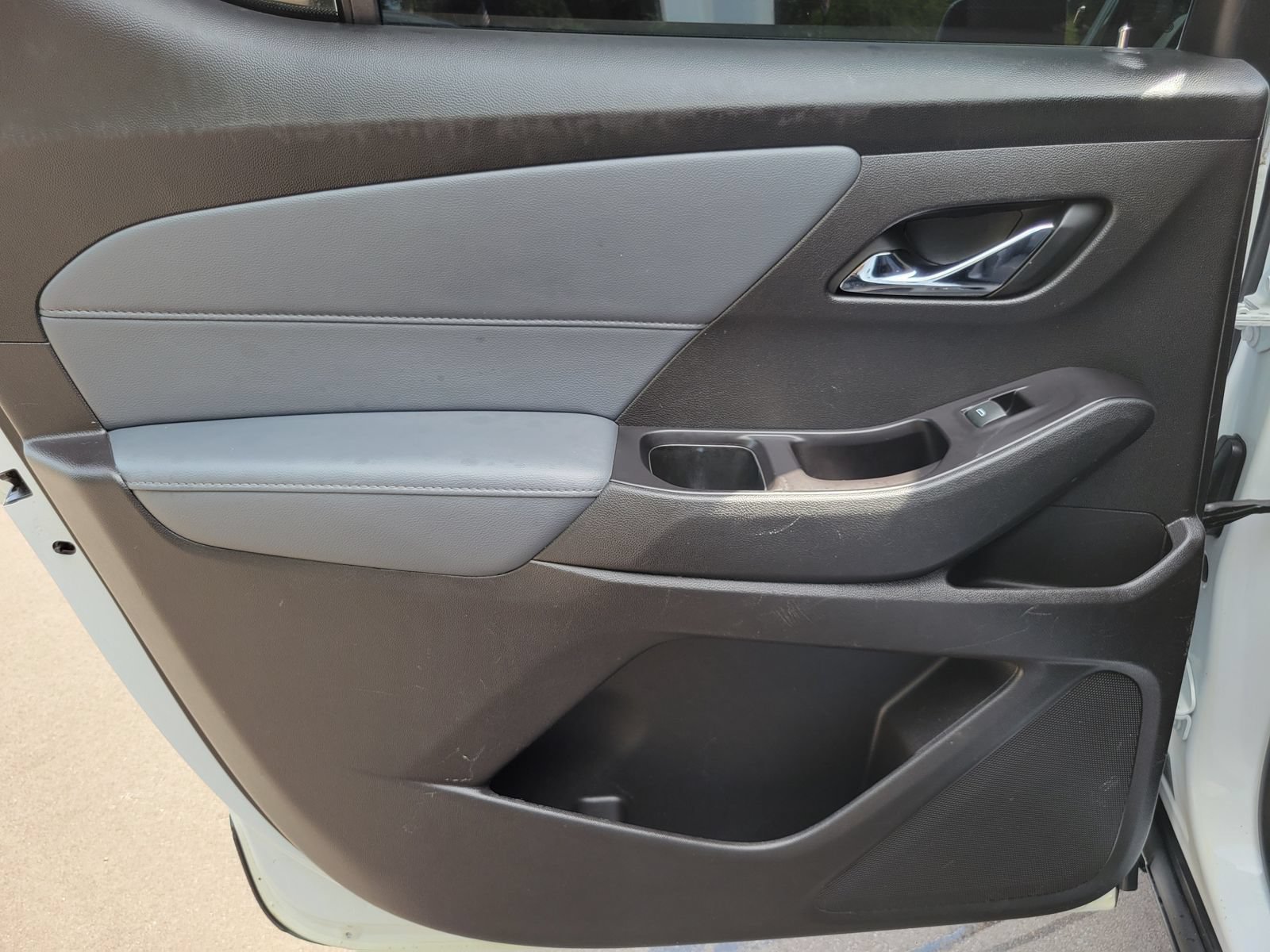 Used 2019 Chevrolet Traverse LT w/ LPO, Floor Liner Package AWD/4WD image 24