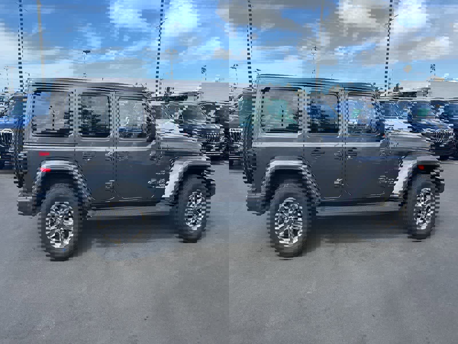 Used 2021 Jeep Wrangler Unlimited Sahara image 8