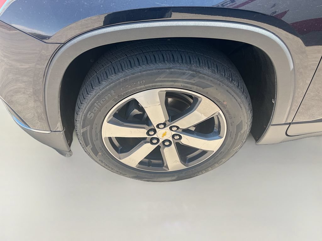 Used 2020 Chevrolet Traverse LT w/ LT Premium Package AWD/4WD image 34