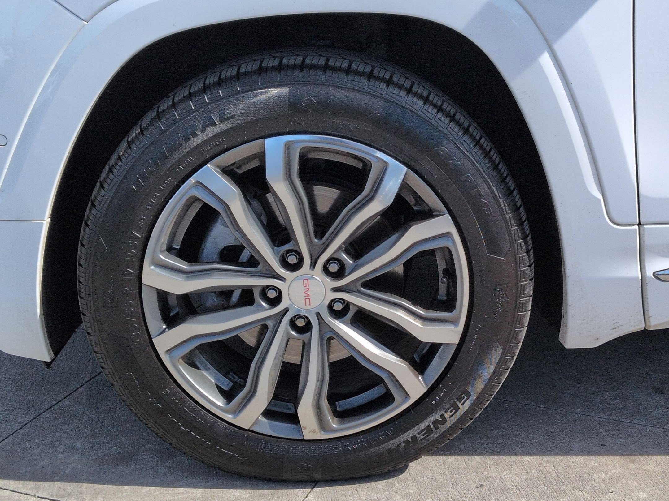 Used 2020 GMC Terrain Denali w/ Denali Premium Package image 12