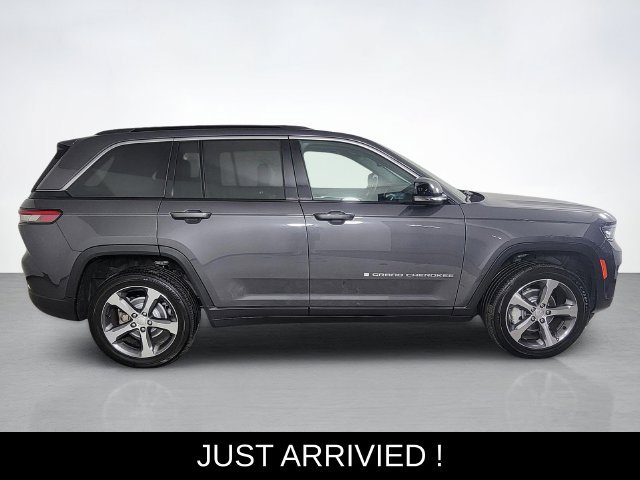 Used 2024 Jeep Grand Cherokee Limited AWD/4WD image 2
