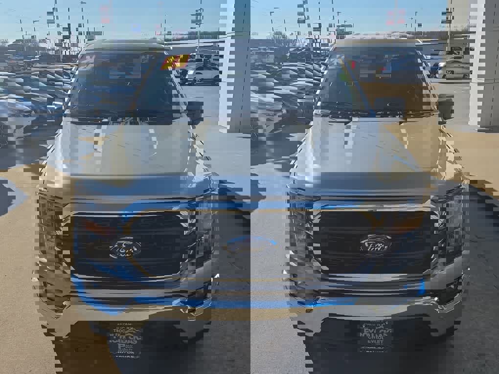 Used 2023 Ford F150 XLT image 3
